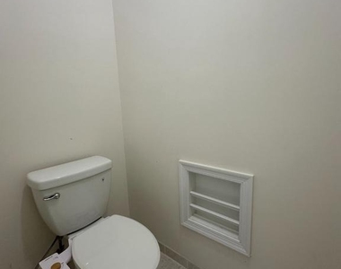 43115 Forest Edge Square - Photo Thumbnail 9