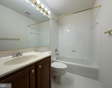 43115 Forest Edge Square - Photo Thumbnail 19