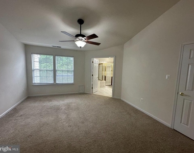 43115 Forest Edge Square - Photo Thumbnail 13
