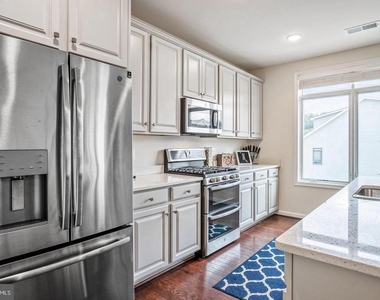 1018 Ribbon Limestone Terrace Se - Photo Thumbnail 3