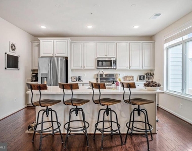 1018 Ribbon Limestone Terrace Se - Photo Thumbnail 1