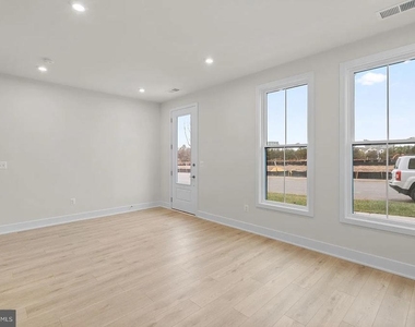 13898 Aviation Place - Photo Thumbnail 18