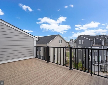 13898 Aviation Place - Photo Thumbnail 14
