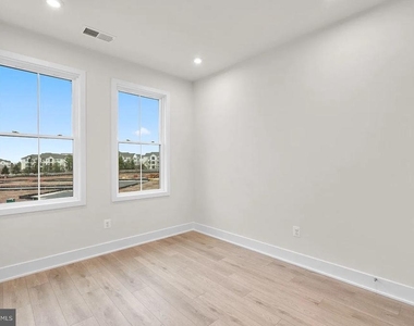 13898 Aviation Place - Photo Thumbnail 13