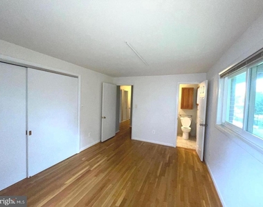 6933 Tyndale Street - Photo Thumbnail 27