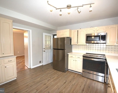 6933 Tyndale Street - Photo Thumbnail 16