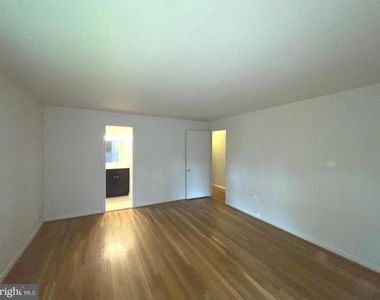 6933 Tyndale Street - Photo Thumbnail 28