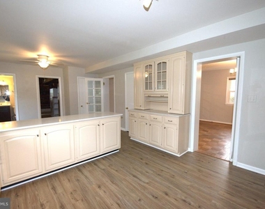 6933 Tyndale Street - Photo Thumbnail 15