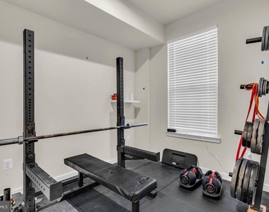 13937 Airfoil Road - Photo Thumbnail 5