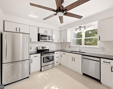 5986 Powells Landing Road - Photo Thumbnail 12
