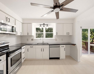 5986 Powells Landing Road - Photo Thumbnail 13