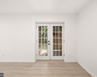 5986 Powells Landing Road - Photo Thumbnail 30