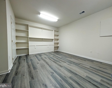 6441 Lake Meadow Drive - Photo Thumbnail 29