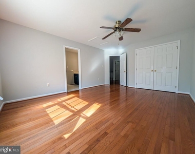 6441 Lake Meadow Drive - Photo Thumbnail 15