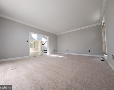 6441 Lake Meadow Drive - Photo Thumbnail 10