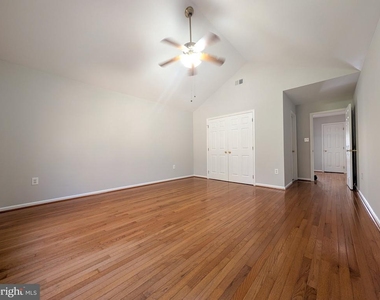 6441 Lake Meadow Drive - Photo Thumbnail 12