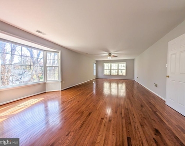 6441 Lake Meadow Drive - Photo Thumbnail 17