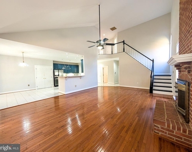 6441 Lake Meadow Drive - Photo Thumbnail 4