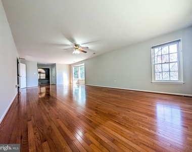 6441 Lake Meadow Drive - Photo Thumbnail 18