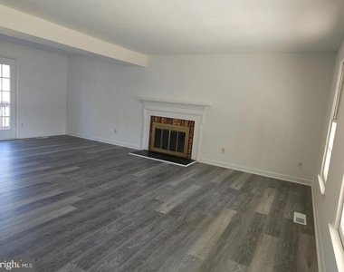 13824 Poplar Tree Road - Photo Thumbnail 3