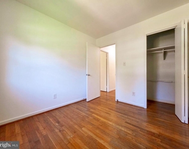 4221 N Valiant Court - Photo Thumbnail 19