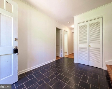 4221 N Valiant Court - Photo Thumbnail 1