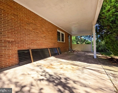 4221 N Valiant Court - Photo Thumbnail 38