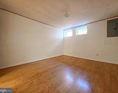 4221 N Valiant Court - Photo Thumbnail 34