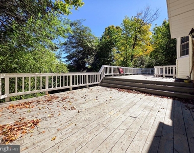 4221 N Valiant Court - Photo Thumbnail 8