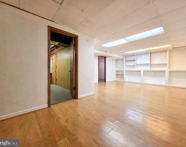 4221 N Valiant Court - Photo Thumbnail 32