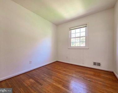 4221 N Valiant Court - Photo Thumbnail 20