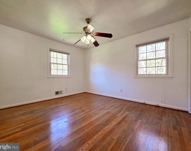 4221 N Valiant Court - Photo Thumbnail 22