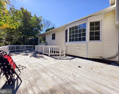 4221 N Valiant Court - Photo Thumbnail 9