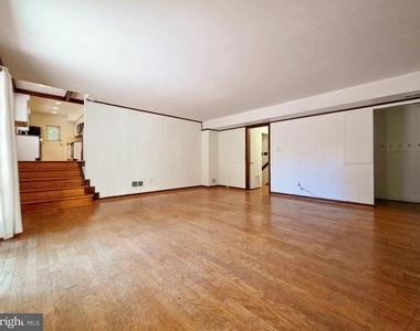 4221 N Valiant Court - Photo Thumbnail 5