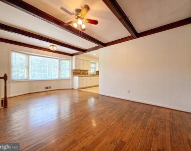4221 N Valiant Court - Photo Thumbnail 10