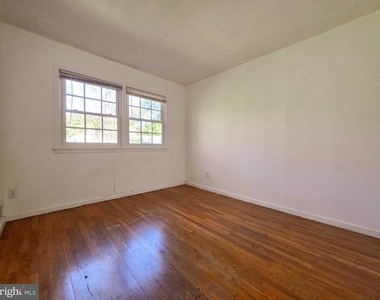 4221 N Valiant Court - Photo Thumbnail 24