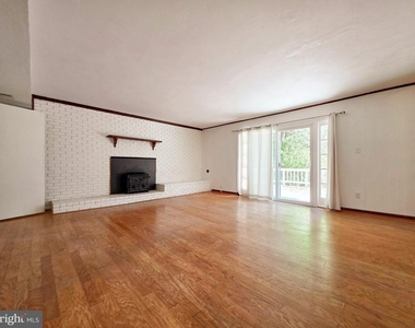 4221 N Valiant Court - Photo Thumbnail 6