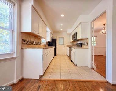 4221 N Valiant Court - Photo Thumbnail 12