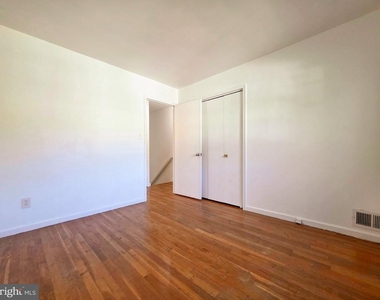 4221 N Valiant Court - Photo Thumbnail 23