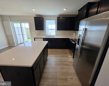 2765 Apricot Drive - Photo Thumbnail 4