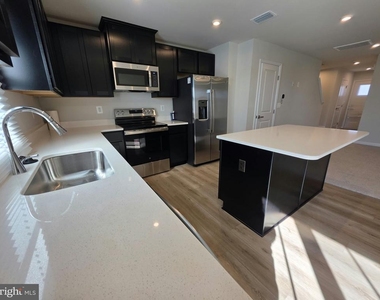 2765 Apricot Drive - Photo Thumbnail 3