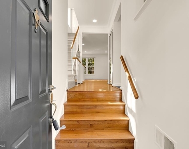 19 Fendall Avenue - Photo Thumbnail 2