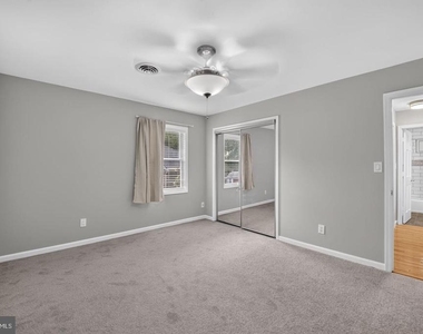 2637 N Greenbrier Street - Photo Thumbnail 21