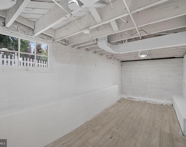 2637 N Greenbrier Street - Photo Thumbnail 29