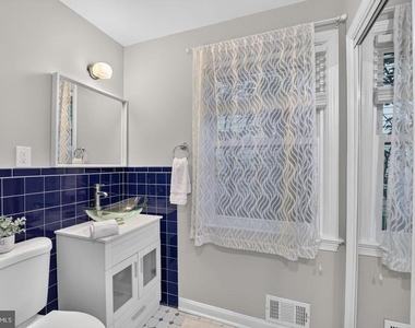2637 N Greenbrier Street - Photo Thumbnail 14
