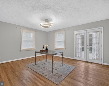 2637 N Greenbrier Street - Photo Thumbnail 11