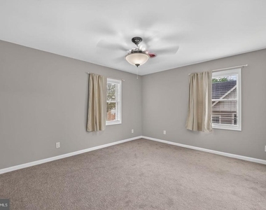 2637 N Greenbrier Street - Photo Thumbnail 22