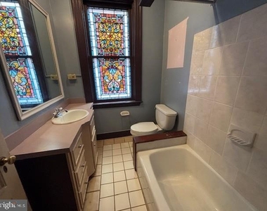 458 W Market Street - Photo Thumbnail 6