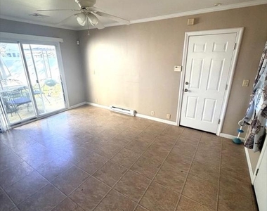 2615 Fernwood Avenue - Photo Thumbnail 7