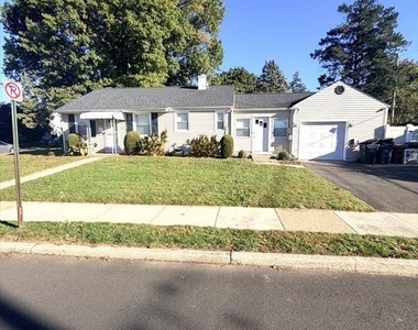 2615 Fernwood Avenue - Photo Thumbnail 1